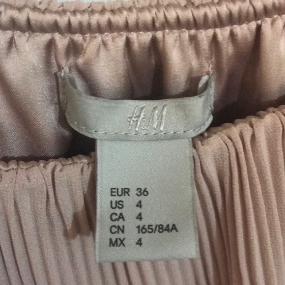 Gorgeous Pink H&M Off-the-shoulder Dress - Picture 2 of 4